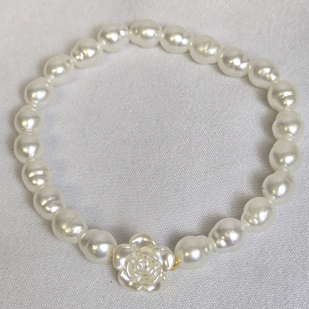 Floralโ Rose Beaded Stretch Bracelet, White/Gold Tone